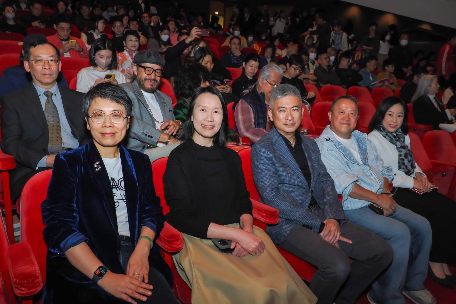 開幕電影《豪門夜宴》的演員曾志偉主持的第三屆「香港流行文化節」開幕典禮。