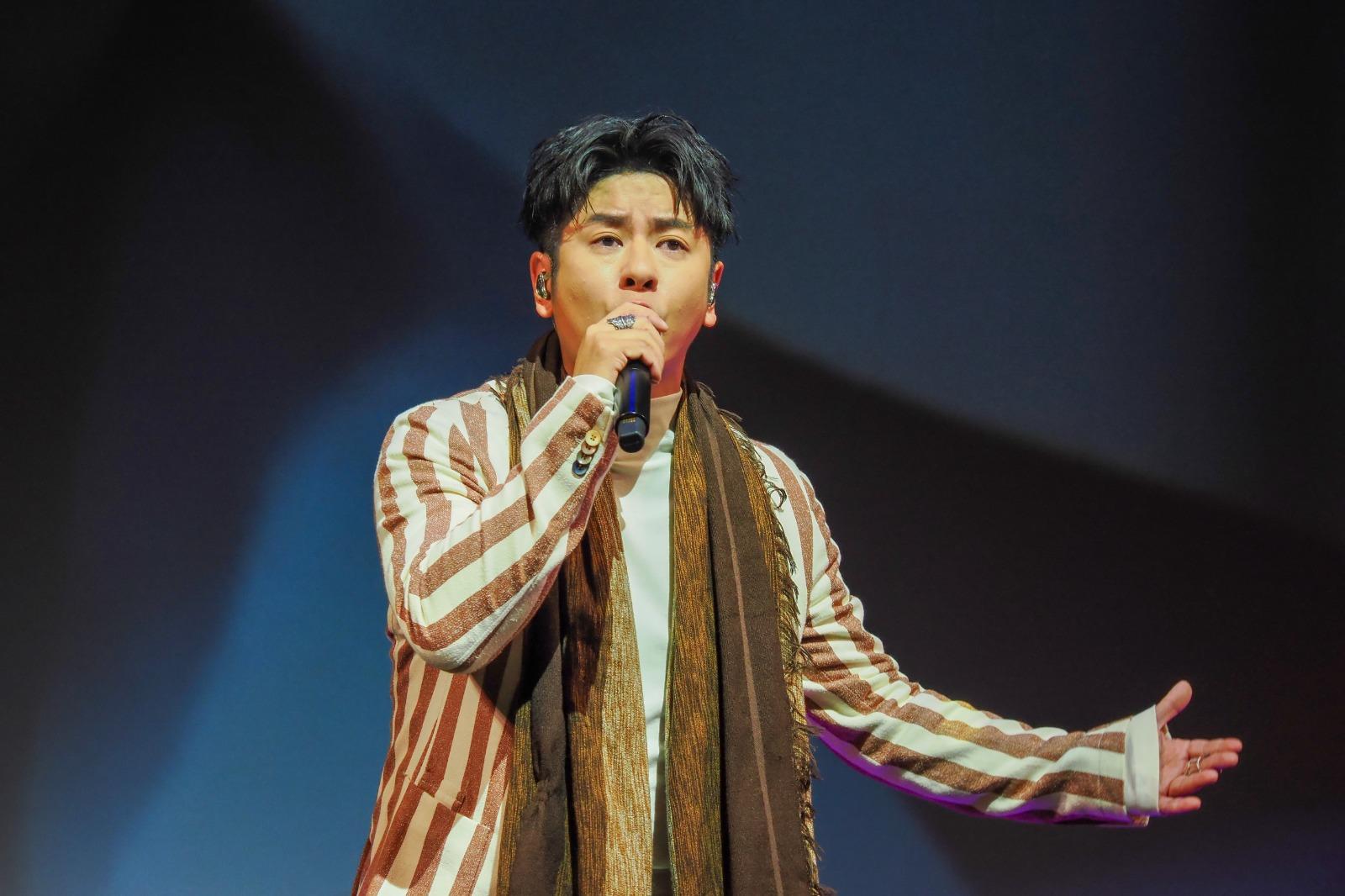 開幕典禮後,許廷鏗現身獻唱。