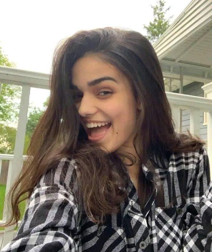 麗素莎嘉娜5月要到英國排練音樂劇,未知能否出席Met Gala的活動。