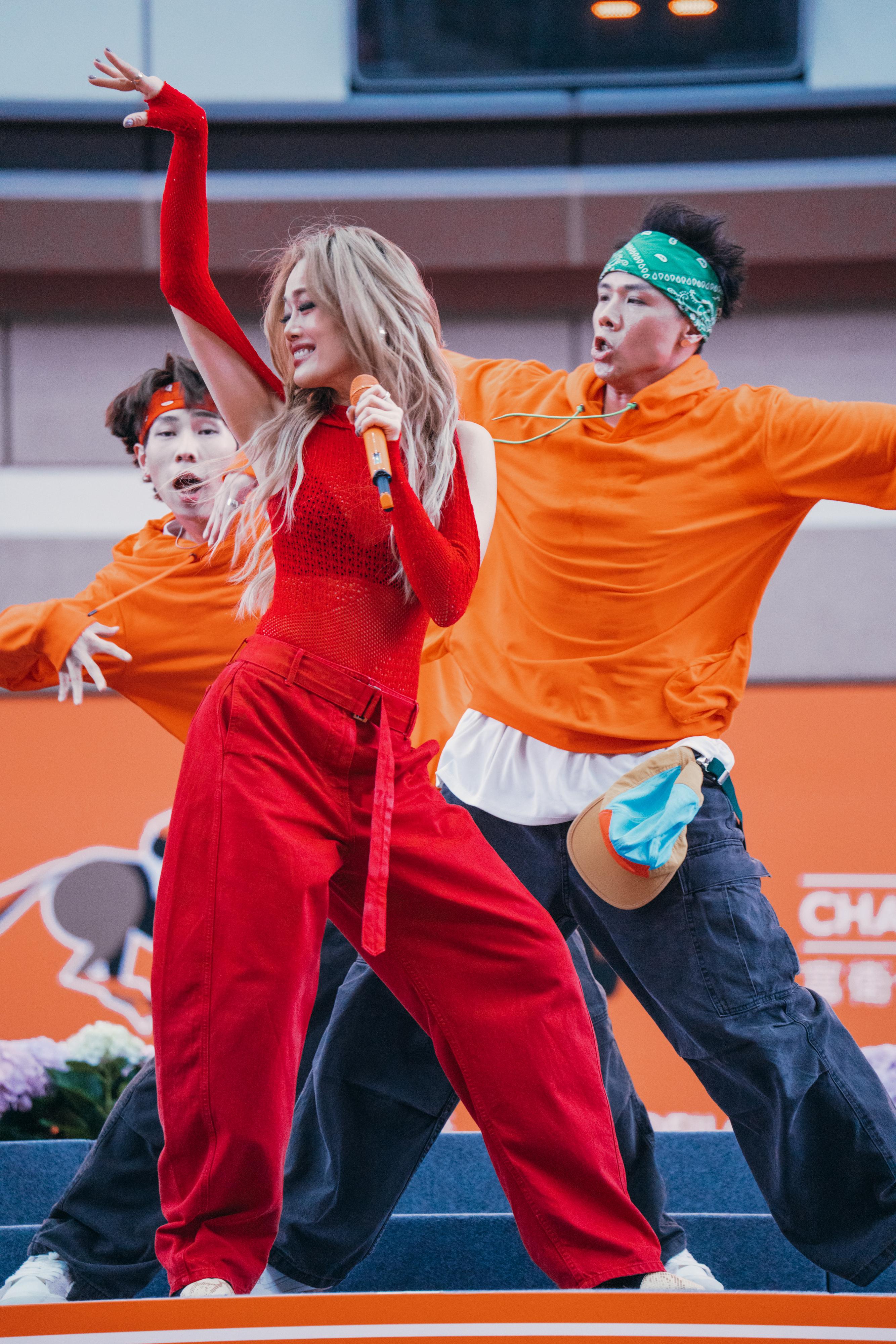 容祖兒唱跳多首大熱作品,令全場氣氛推至最高點。