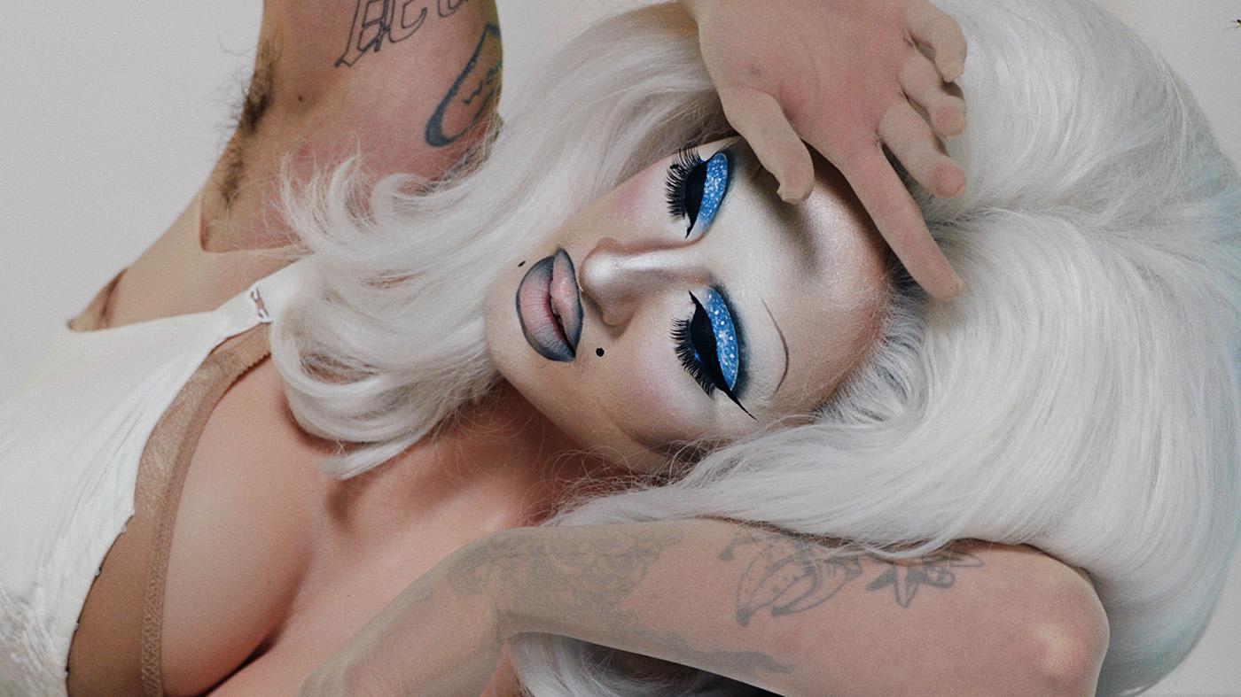 單慧乾單頻道錄像影像作品《沉睡》,循環播放。