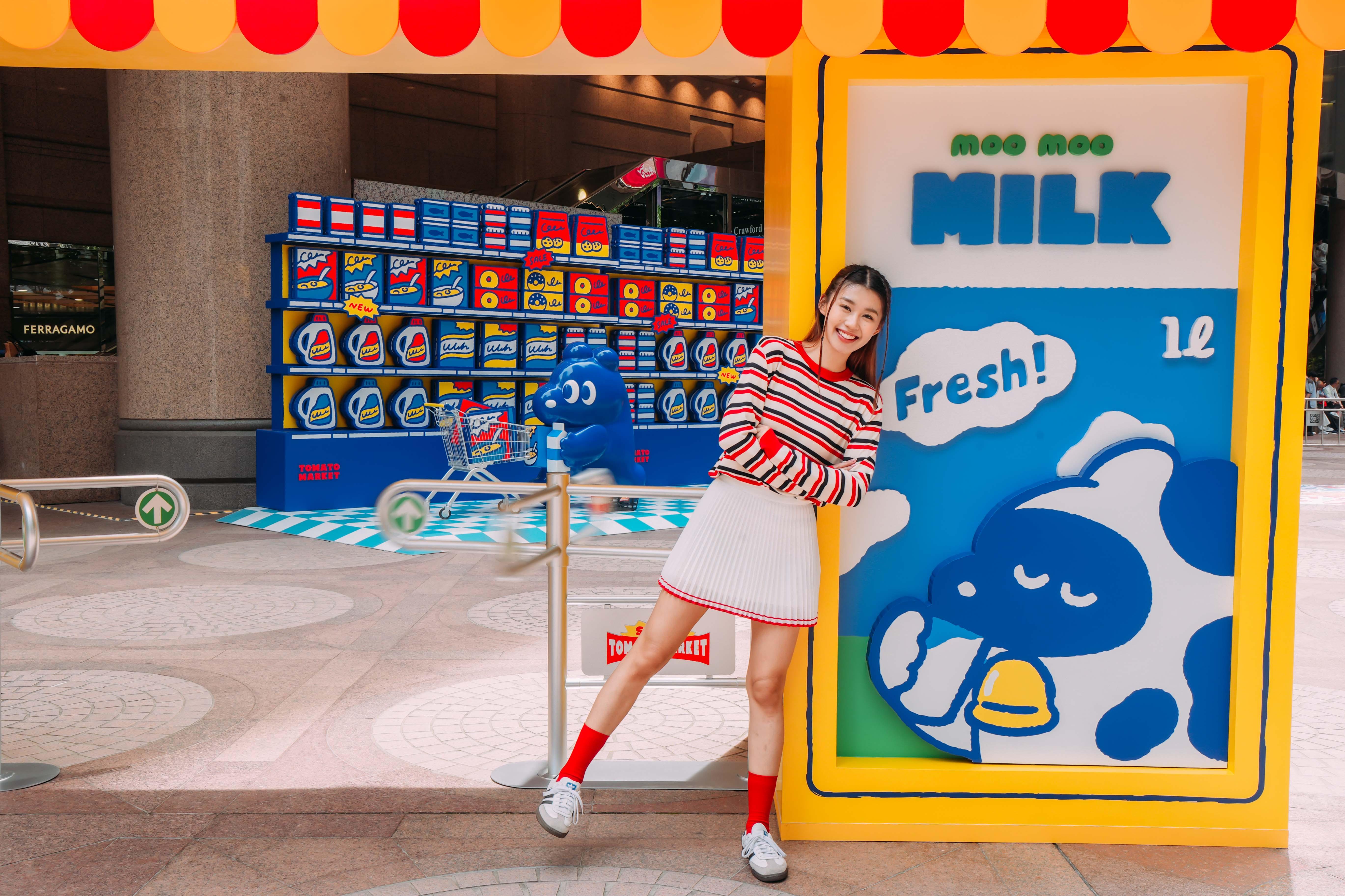 主角「小熊」隱身在超市門前後的4張巨型海報