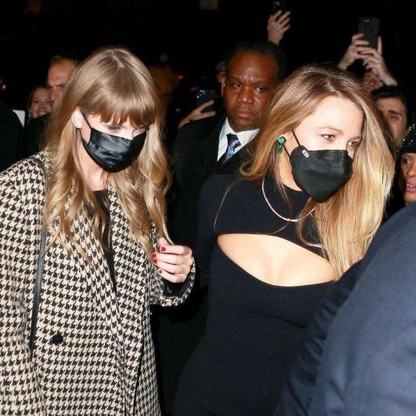 Taylor Swift與Blake Lively交惡前,經常出雙入對。(網上圖片)