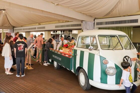 客人可以品嚐一系列滋味燒烤美食、精釀啤酒和雞尾酒