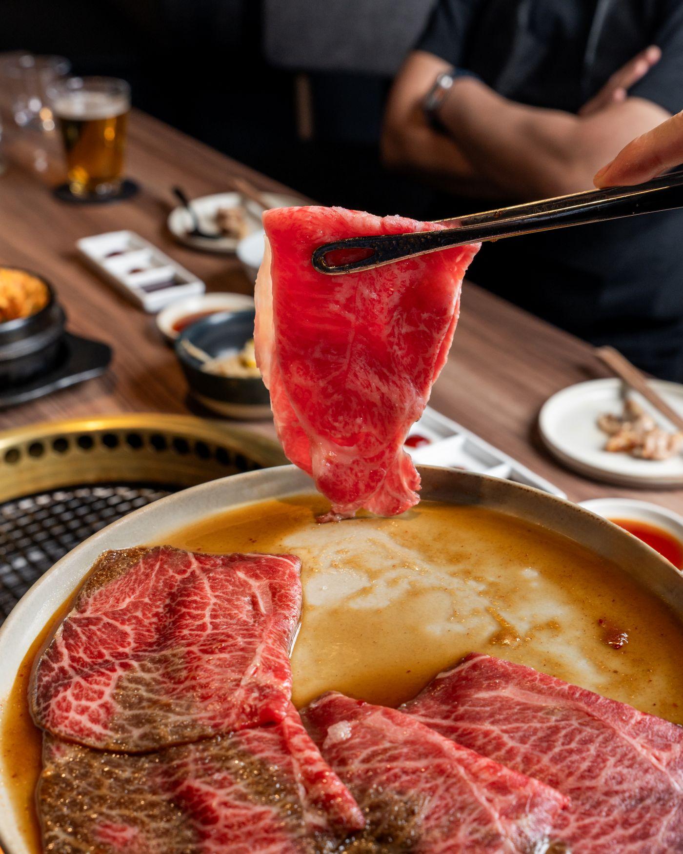 Tougarashi是牛隻前腿,油脂分布較平均,肉味濃郁。