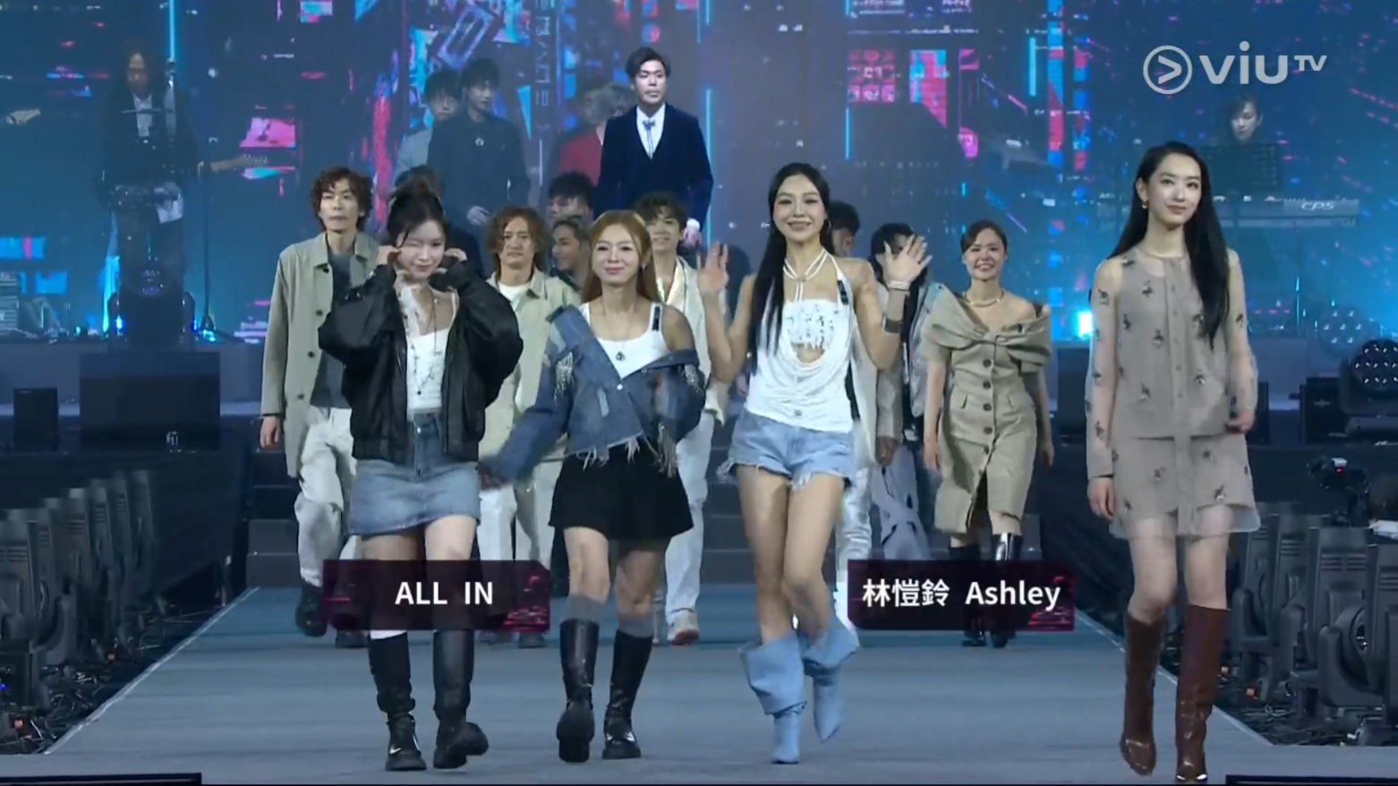 一批樂壇新人亦陸續上台跟大家打招呼。