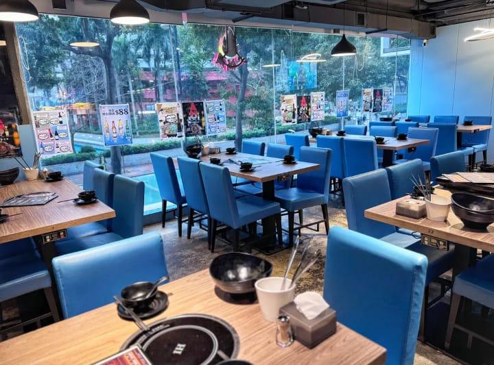 二鍋頭5時開始營業至凌晨12時,放題最長無限時任食7小時之久。