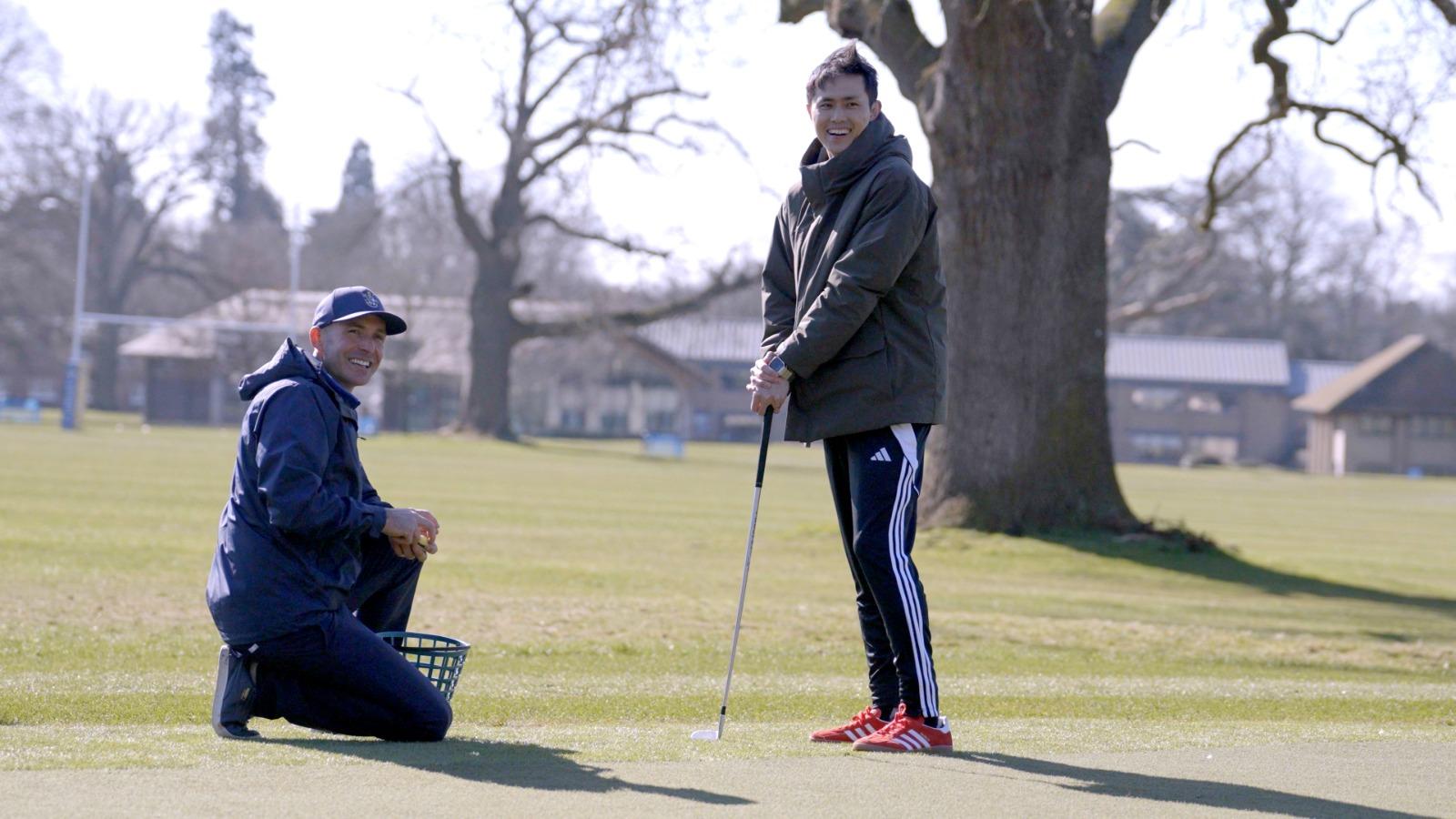 陳偉豪到英國的學校體驗當地學校的體育設施。(公關圖片)