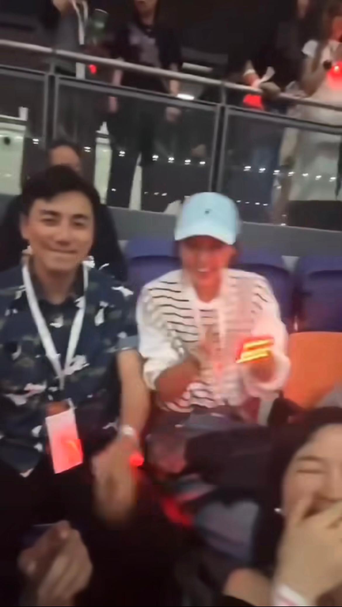 梁諾妍笑到人抑馬翻,並謂︰「我都想你係黃宗澤!」