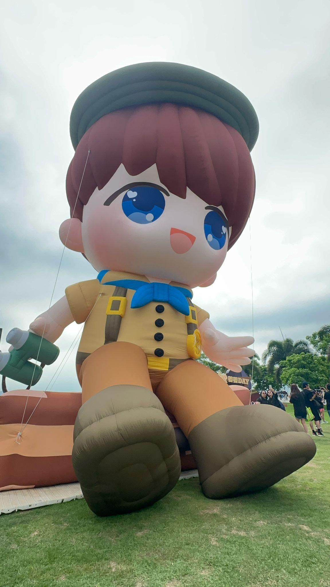 高達10米的小濤濤,聳立於西九文化區海濱草地。(娛樂組攝)