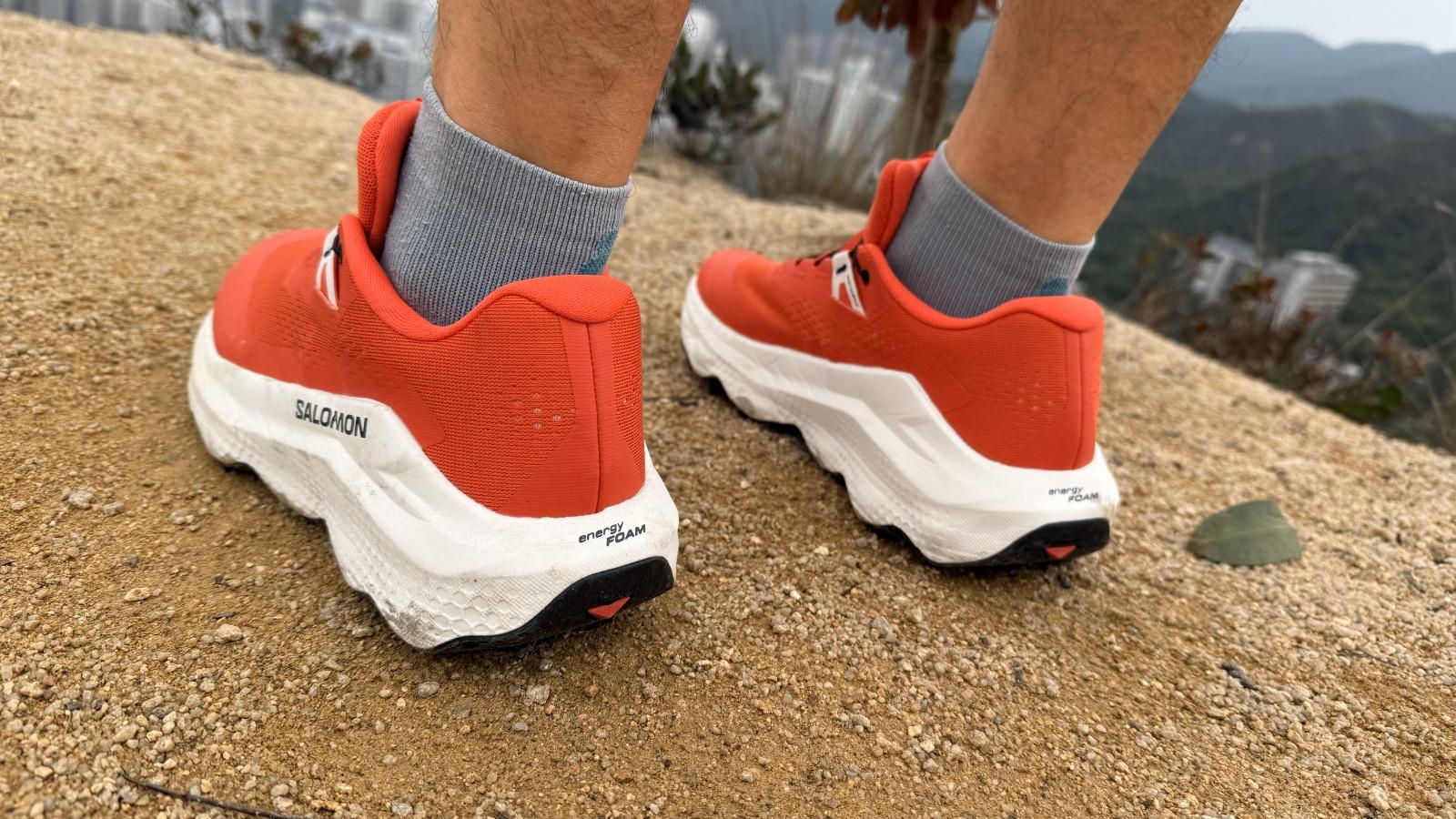 Salomon Ultra Glide 3energyFOAM厚度比上一代加厚9mm(足跟41mm,前掌35mm)