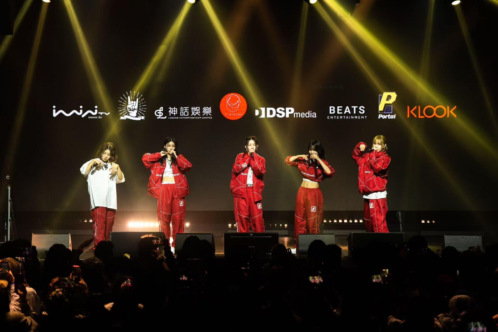 Sunhye首次來港,很開心吃到香港地美食,尤其喜歡蛋撻,更指超級好味。