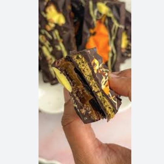 包含開心果餡的「杜拜朱古力」充滿中東風味。(互聯網)