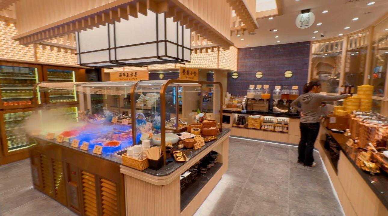 任食任飲選擇過百款。