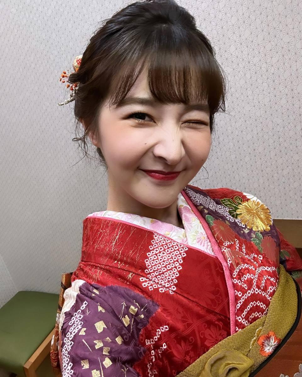 沖繩電視台24歲女主播大坪彩織,涉向另一位女同事送上有毒飲品,累對方一度昏迷被捕。(網上圖片)