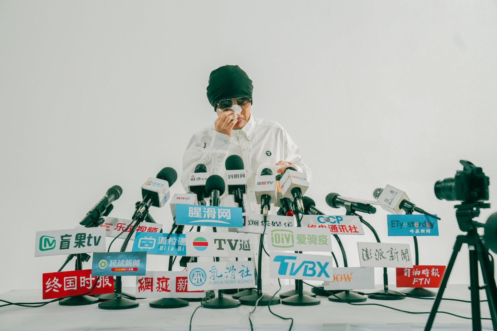 黃明志邀來華語樂壇傳奇詞人林夕跨刀合作,打造一首懺悔系情歌。