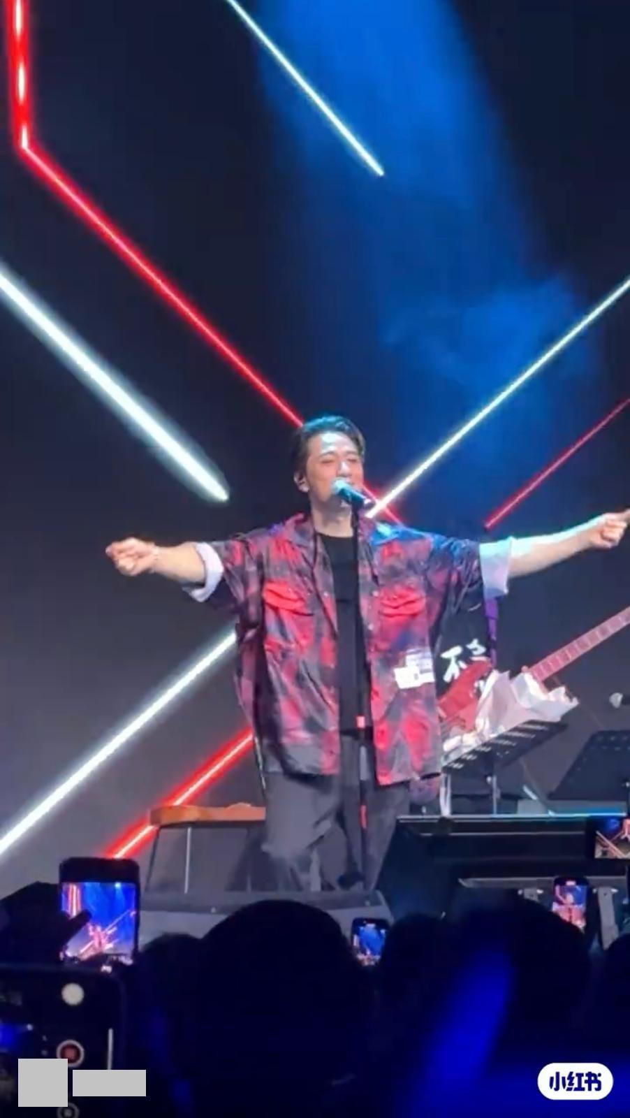吳卓羲在廣州舉行與你繼續同行演唱會,不少歌迷分享當日盛況到小紅書或微博。(小紅書)