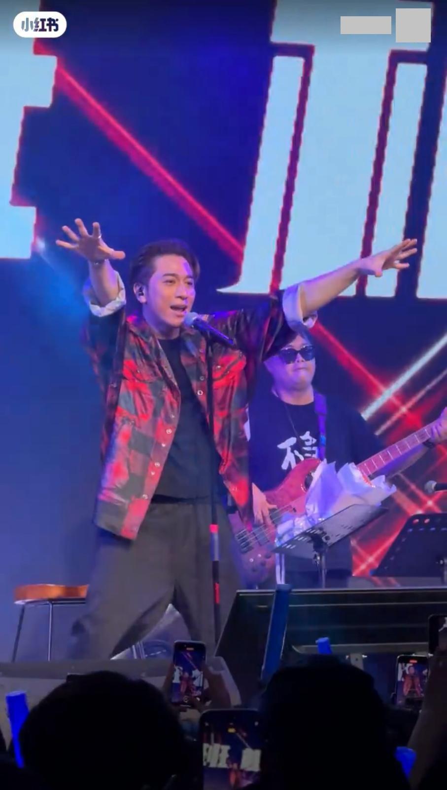 吳卓羲在廣州舉行與你繼續同行演唱會,不少歌迷分享當日盛況到小紅書或微博。(小紅書)