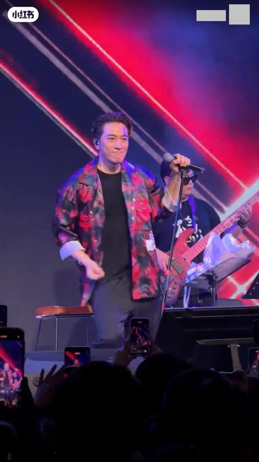 吳卓羲在廣州舉行與你繼續同行演唱會,不少歌迷分享當日盛況到小紅書或微博。(小紅書)