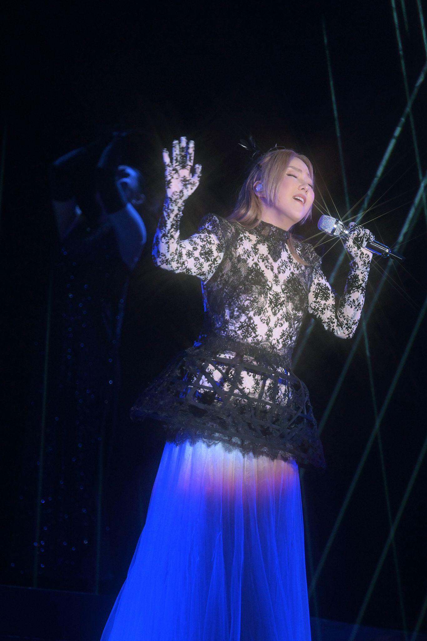 衛蘭世界巡迴演唱會昨晚於廣州揭開序幕。