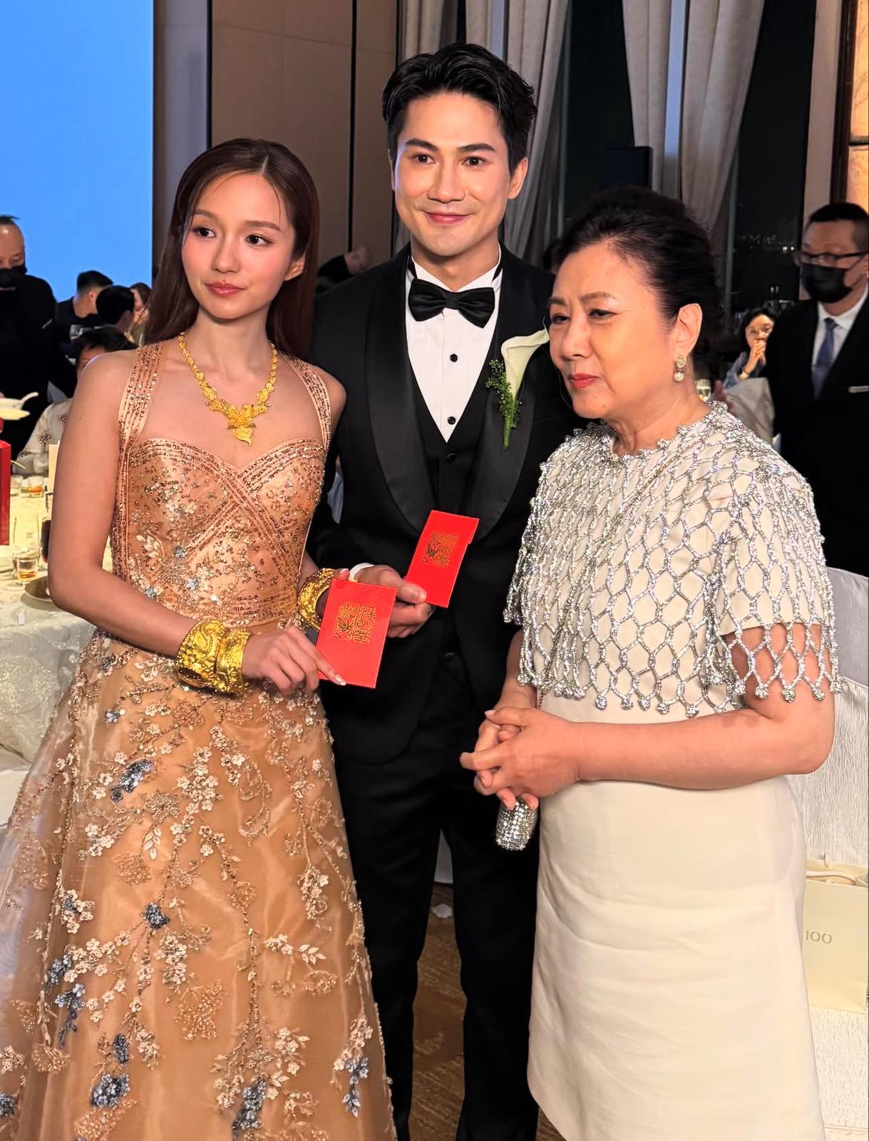 兩人邀請不少圈中人出席婚宴,汪明荃亦有到賀。