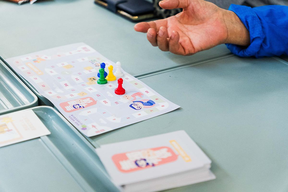 「無獨有偶」卡牌遊戲可讓老中青三代,透過遊戲促進跨代溝通。(主辦機構提供)