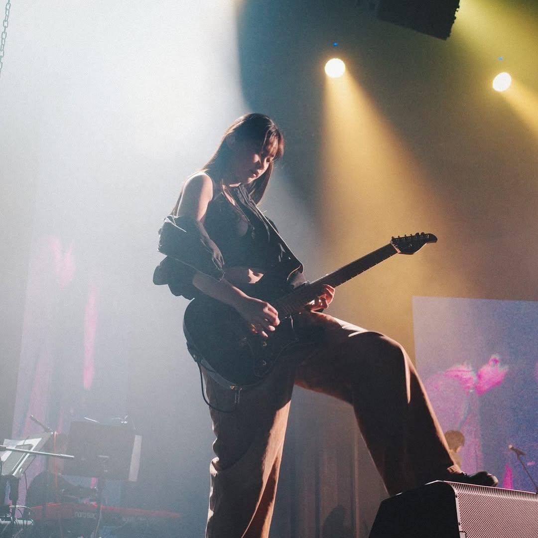 17歲女結他手Dale曾與多名藝人合作。