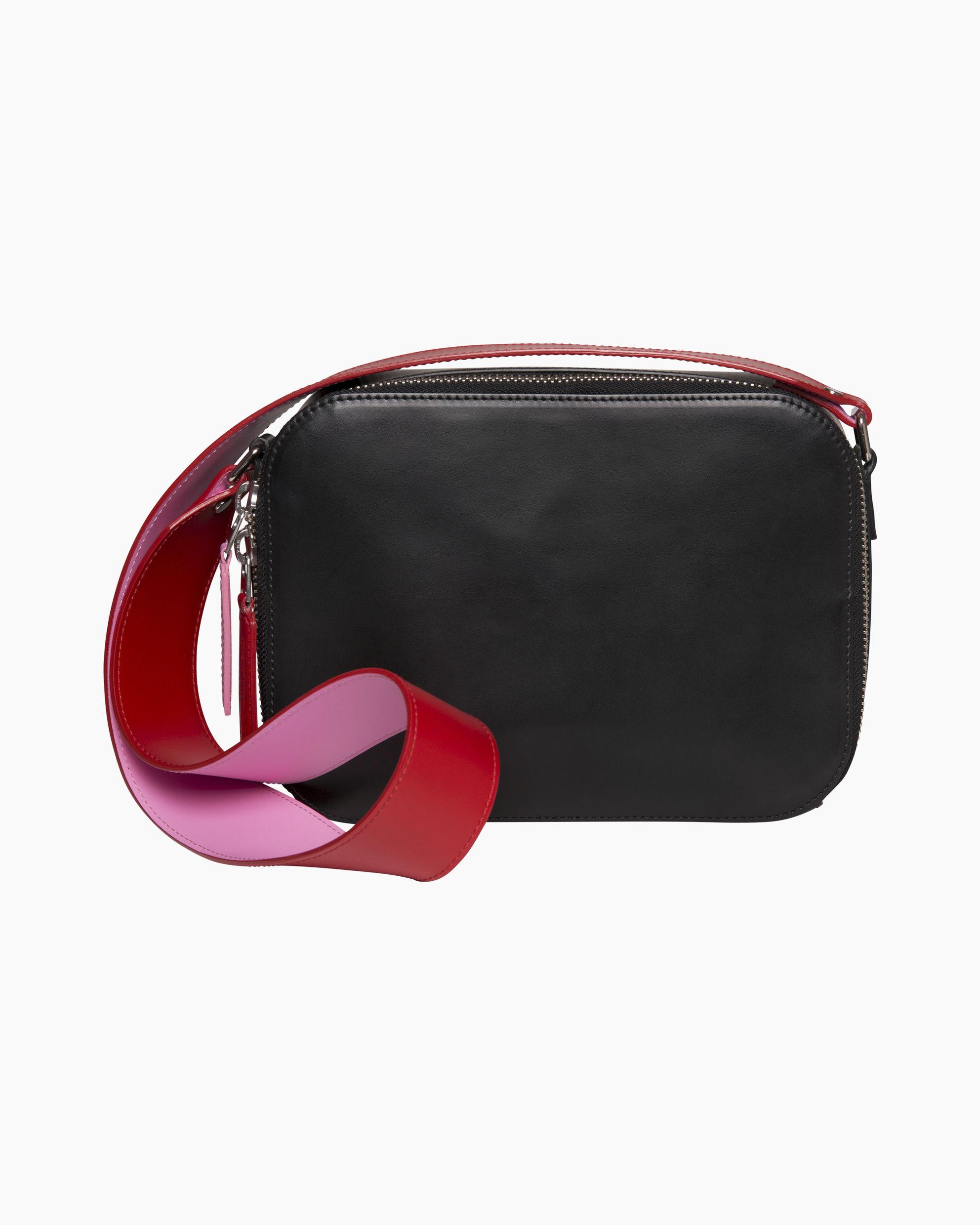 MARIMEKKO HIALMINA LEATHER SHOULDER BAG $3,995(3折後$1,199)