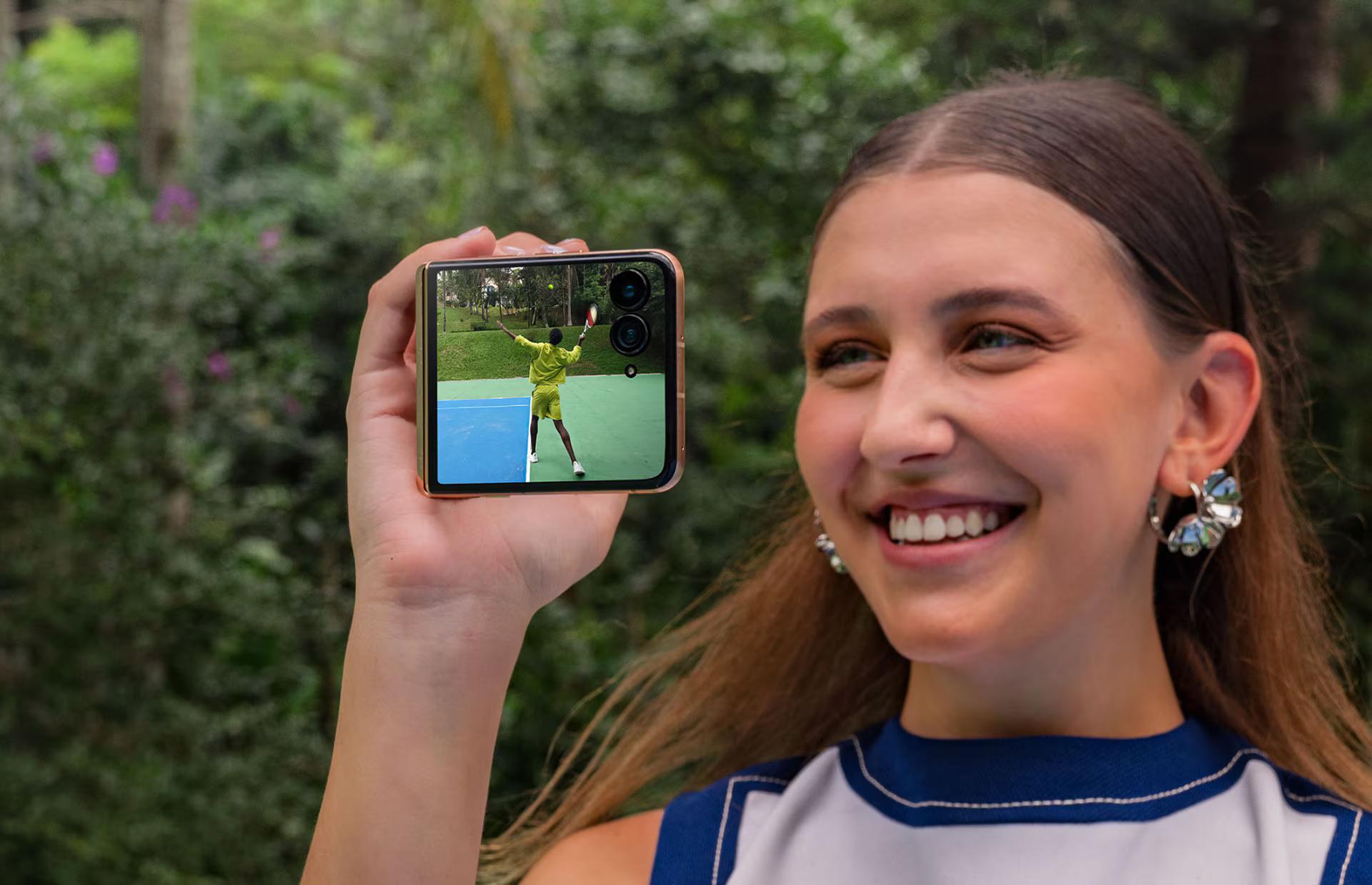 motorola razr 60 ultra相機系統配備三個50MP鏡頭。