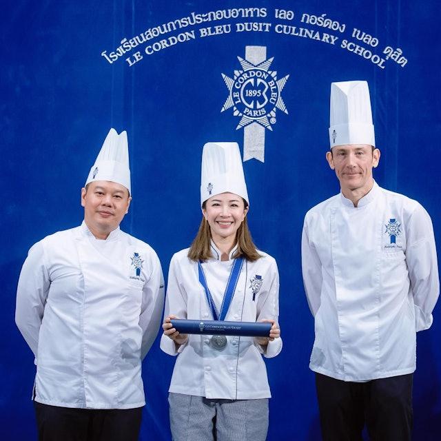 陳佩思往泰國藍帶廚藝學校進修,完成9個月法國菜文憑課程。