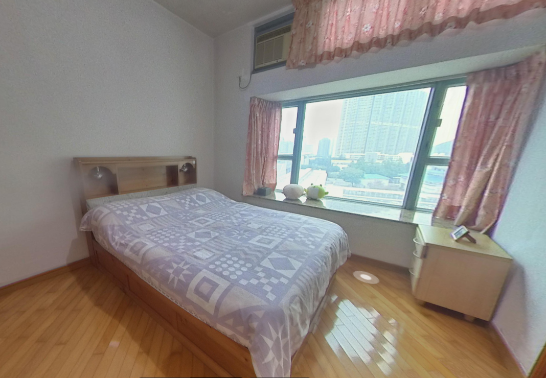 單位為套三房連儲物房間隔,主人套房空間足。(代理提供)