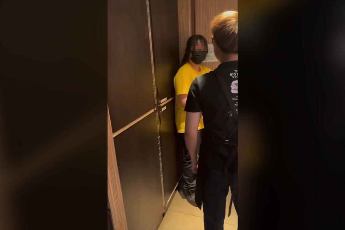 網上流傳一段懷疑是麥當勞員工欺凌同事的短片。(網上影片截圖)