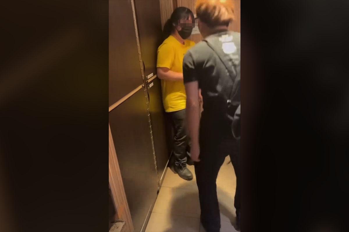 網上流傳一段懷疑是麥當勞員工欺凌同事的短片。(網上影片截圖)