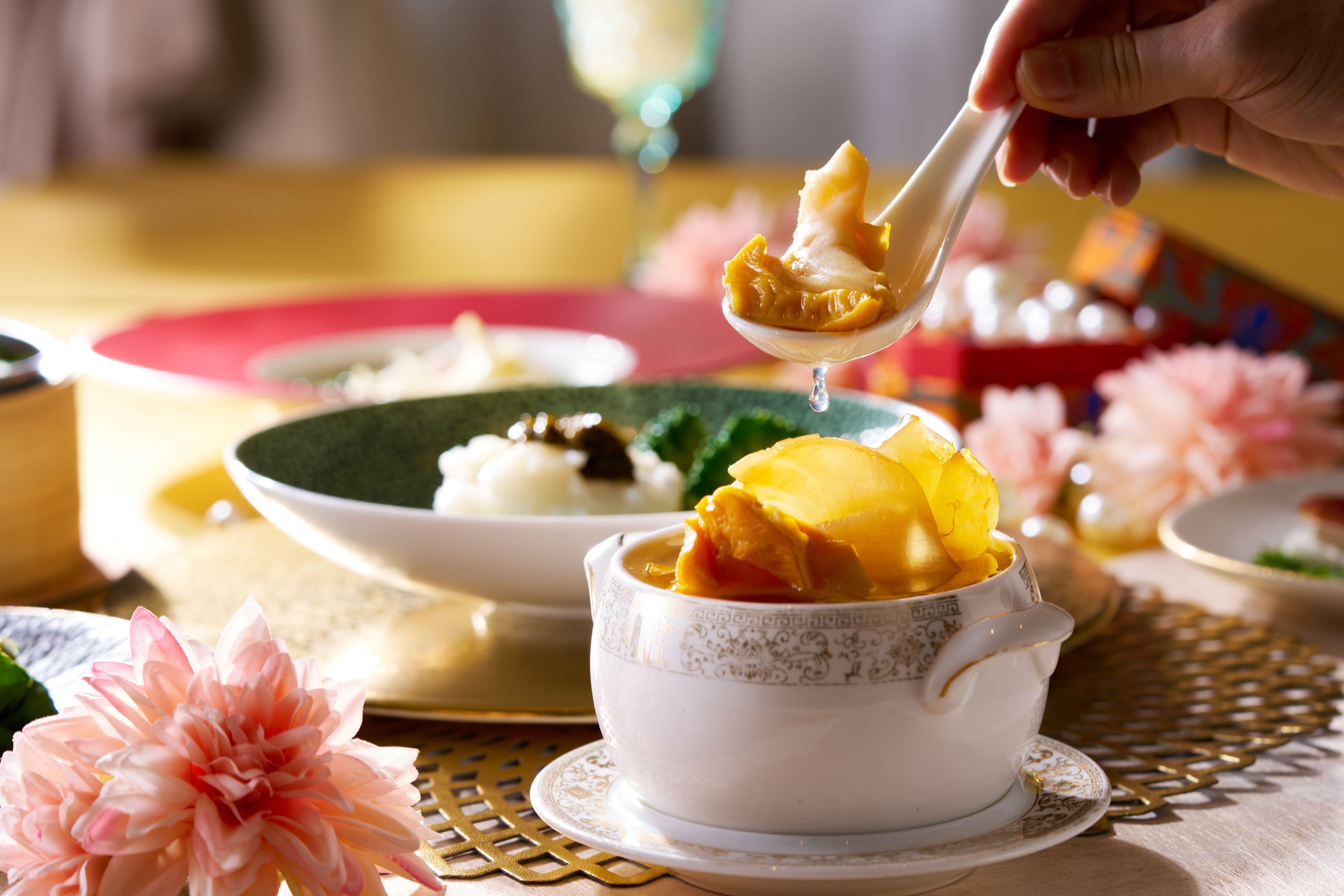 【51折】 中環國金軒花膠螺頭國韻珍饌臻品套餐 (星期一至五晩巿、星期六和日全日) 每位 $698 (原價 $1,368)