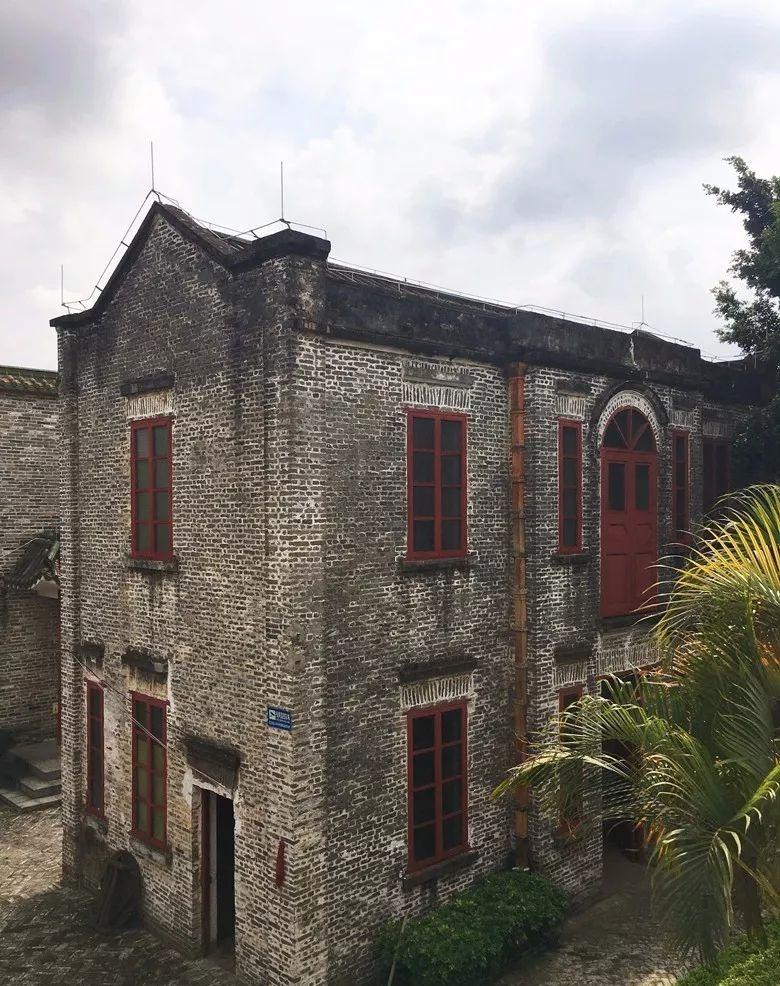 仙花寺已被焚燬,如今在附近的天主教堂,是近年模仿原樣重建。(網上圖片)