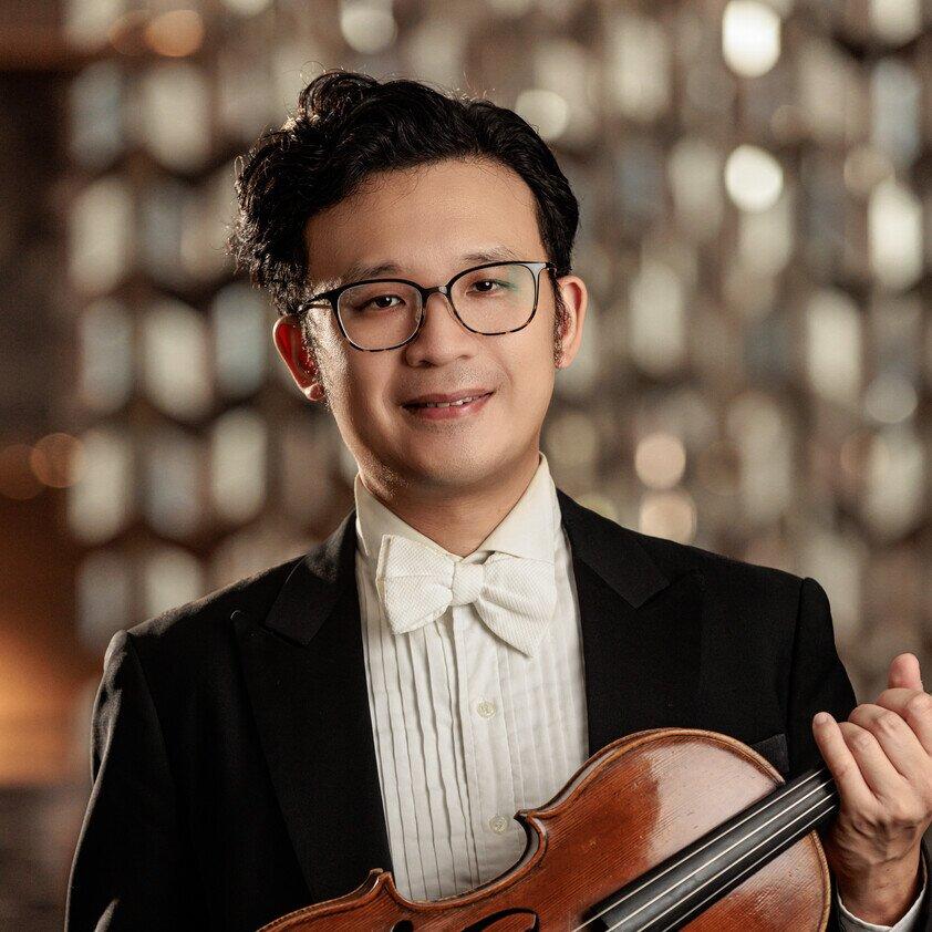 中提琴家凌顯祐。