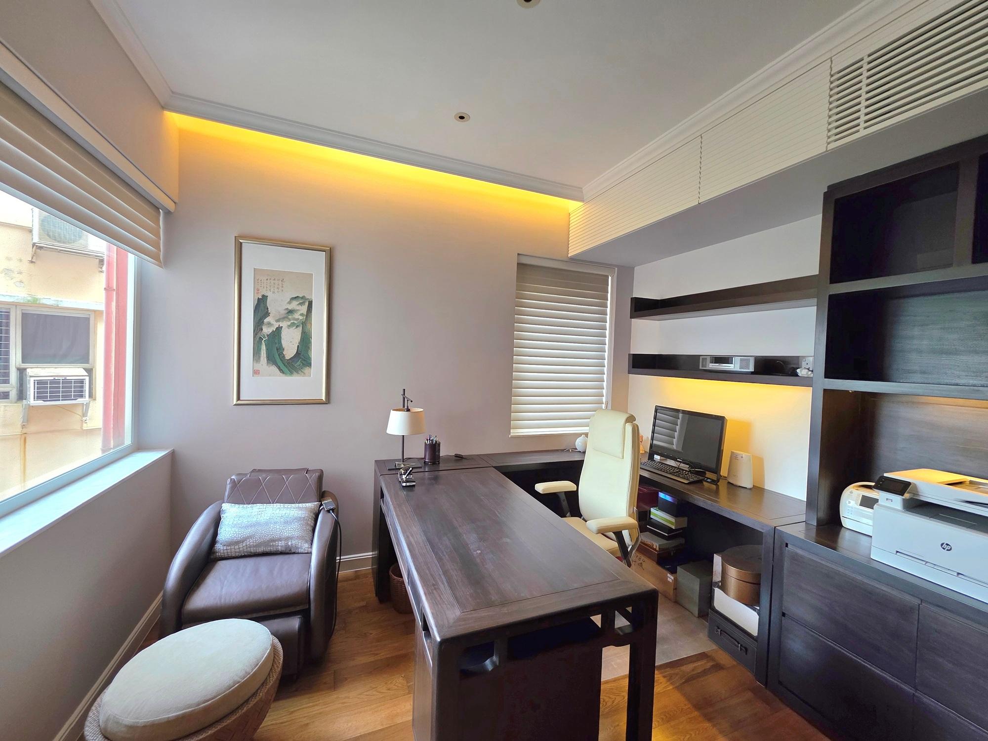 其中一間睡房改作書房用途,空間四正見使。