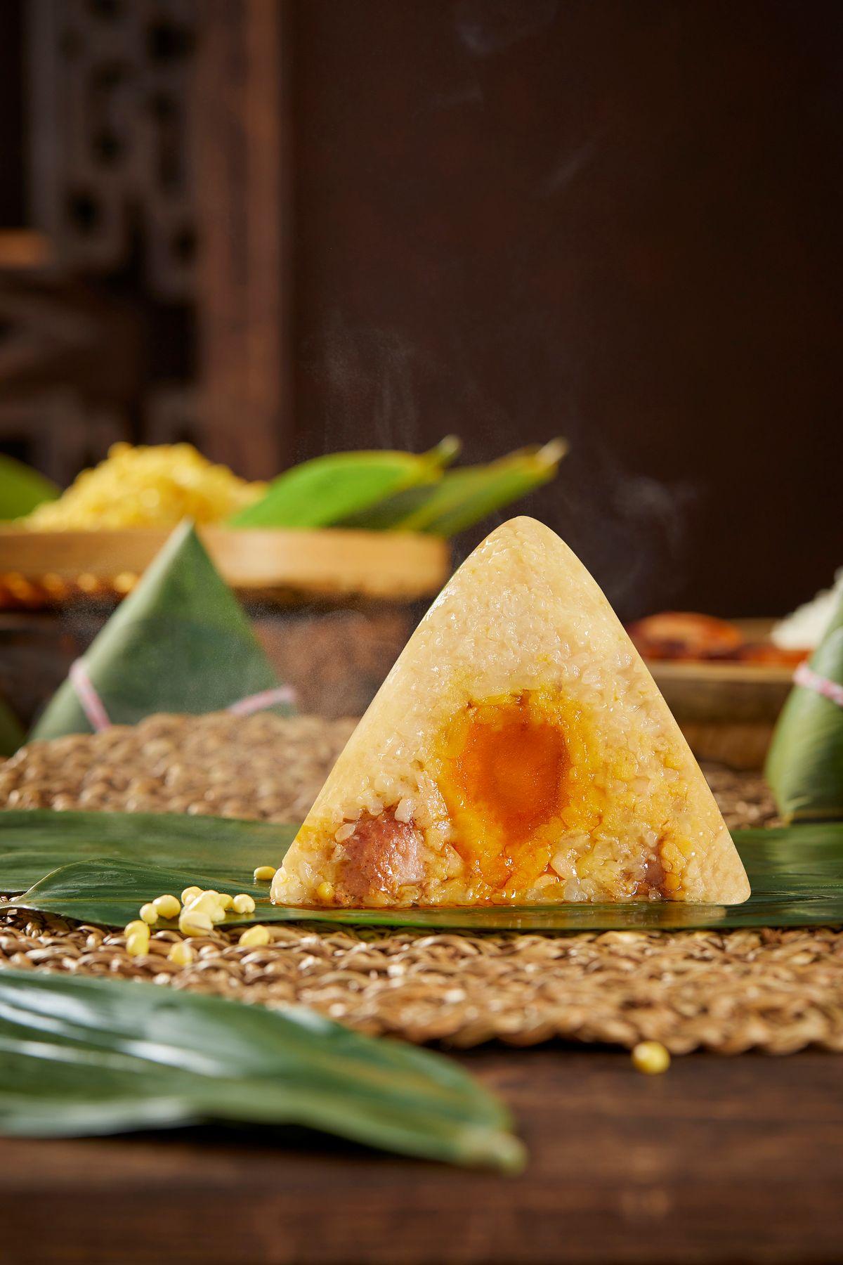 人氣熱賣:嶺南黑毛豬肉粽$69/隻