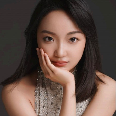 敲擊樂手廖智敏,飾演樂神。