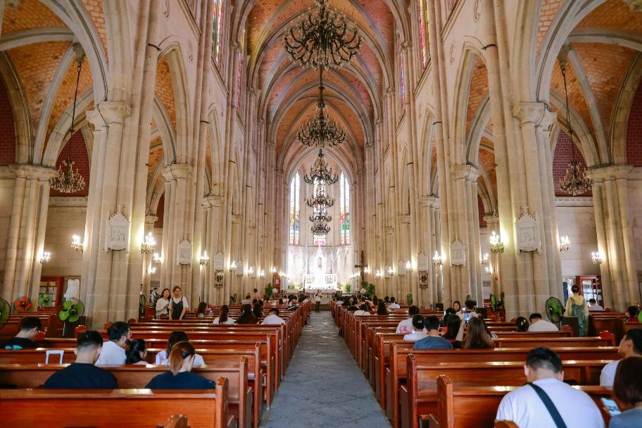 石室聖心大教堂的內部也極具特色。(圖片來源:視覺中國)