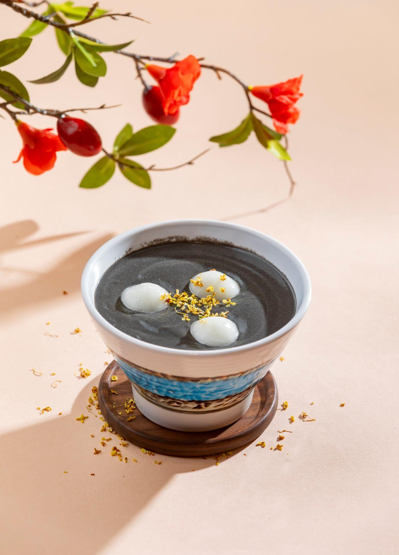 芝麻糊配湯圓 ($35)