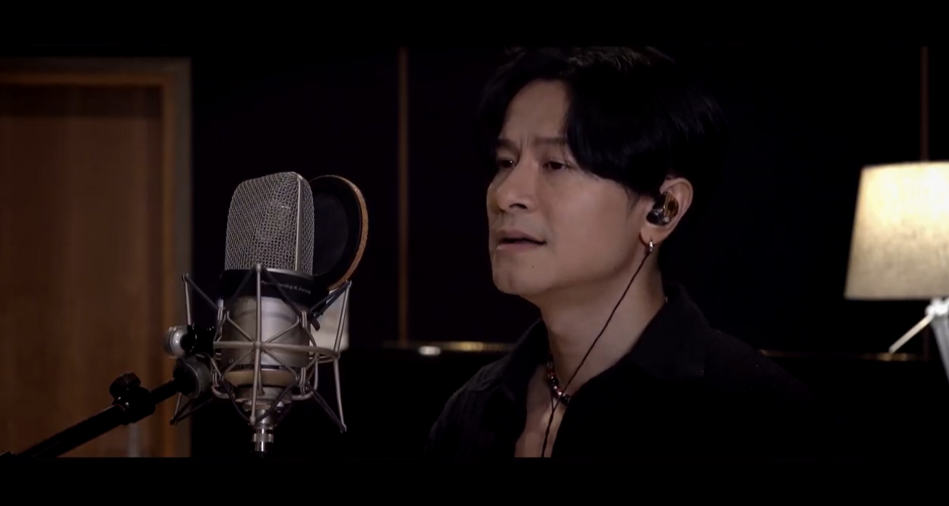 隨電影《送院途中》正式上映,由陳健安主唱的主題曲《出院途中》亦公開MV。