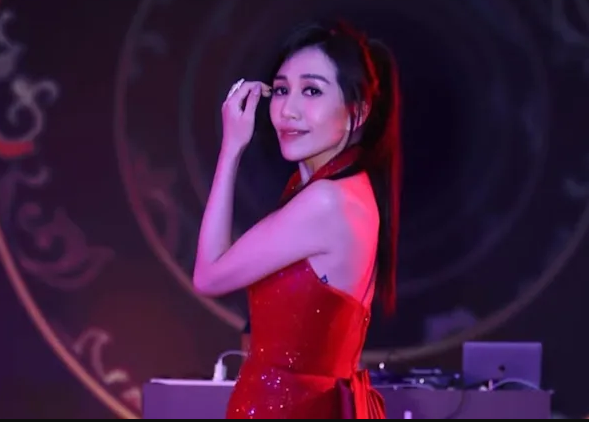 何超盈多謝兩位恩人