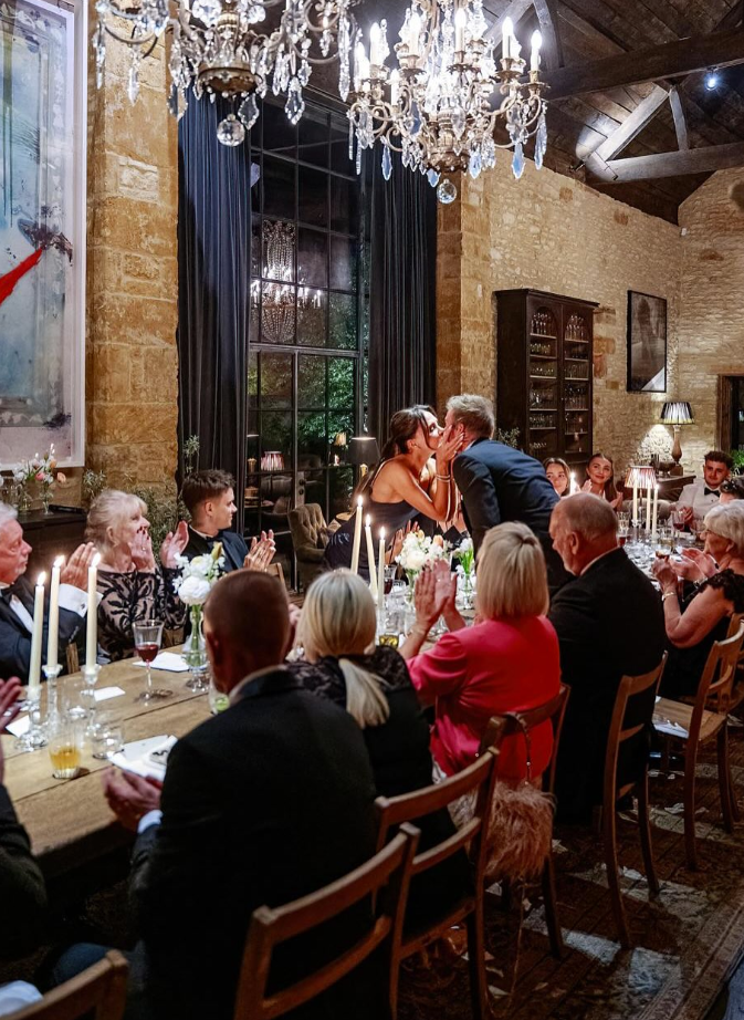 大仔缺席父親生日派對,令家人好傷心。