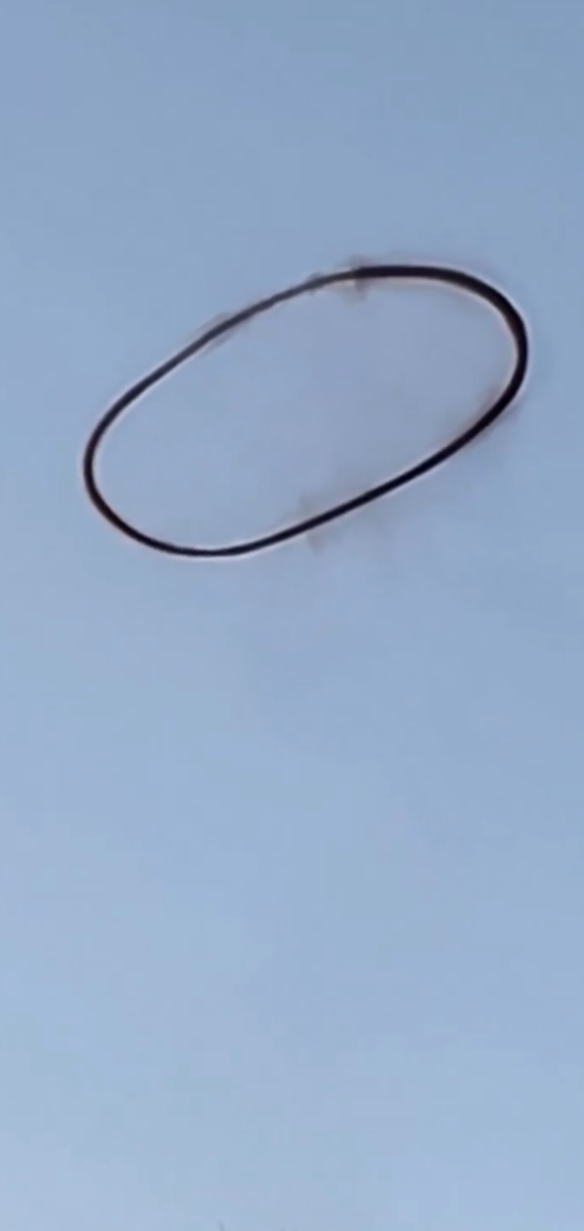 美國小鎮上空驚現「黑色怪圈」 緩緩旋轉嚇窒居民