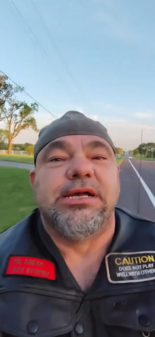 美國小鎮上空驚現「黑色怪圈」 緩緩旋轉嚇窒居民