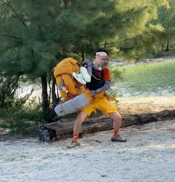 這名移走標距柱的遊客來自河南,並在小紅書徵求同伴於4月全走麥徑。