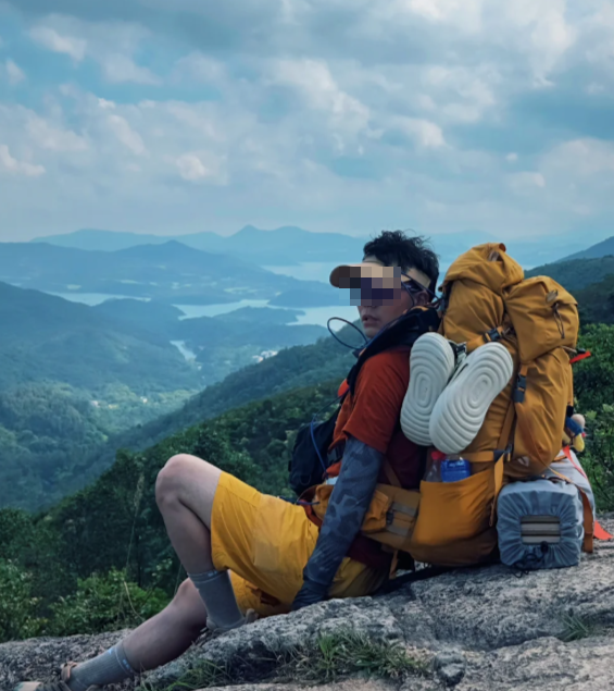 這名移走標距柱的遊客來自河南,並在小紅書徵求同伴於4月全走麥徑。