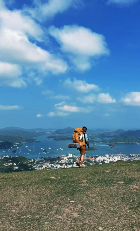 這名移走標距柱的遊客來自河南,並在小紅書徵求同伴於4月全走麥徑。