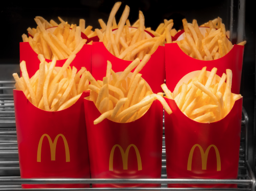 薯條內的鹽份及碳水化合物,有助緩和因電解質失衡及由飢餓或血糖下降引起的頭痛。(互聯網)